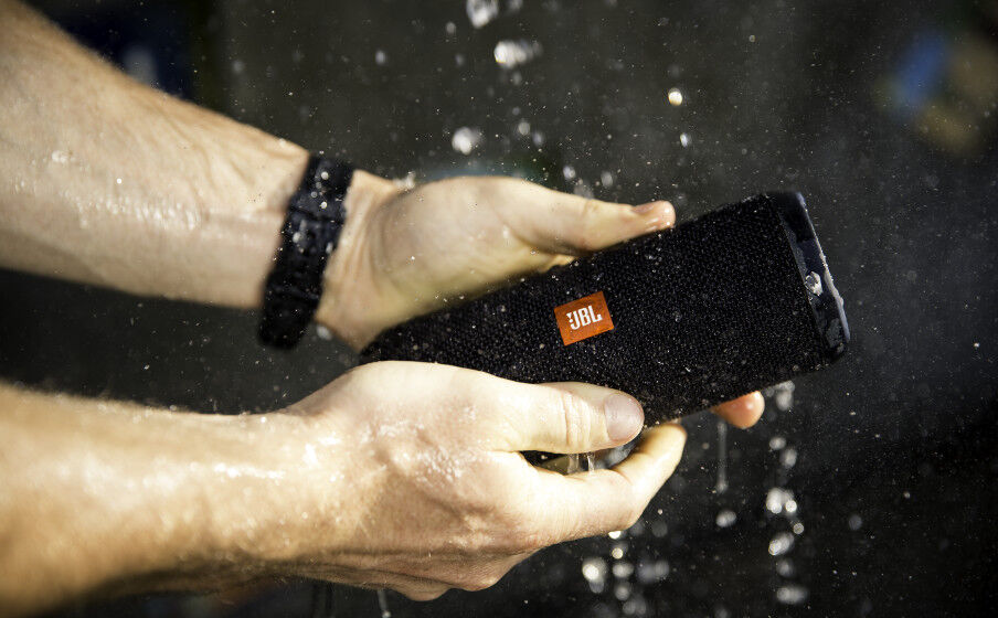 Is a jbl flip 3 waterproof sales