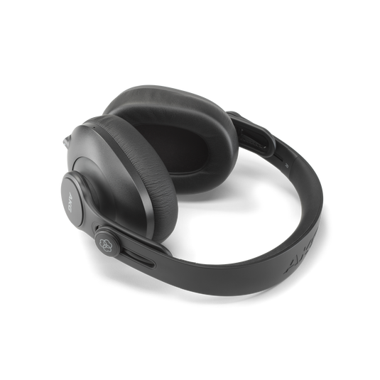 Closed back bluetooth hotsell headphones